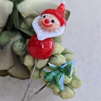 glas-nipsenåle-rød-julemand-hvidt-skæg-grønt-juletræ